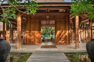 Elegant wood structures adorn our villas. Seamlessly flowing with the ethnic and chic décor.⠀ ⠀ #BlueKarmaVillas #BlueKarmaSeminyak #BlueKarmaOracleYacht #BlueKarmaSecrets #BlueKarmaWellness #BlueKarmaUbud #Umalas #Bali #PrivateVillasBali #LuxuryVillasBali #BedroomInspiration #Relaxing #BaliVacation #BaliTrip #Seminyak